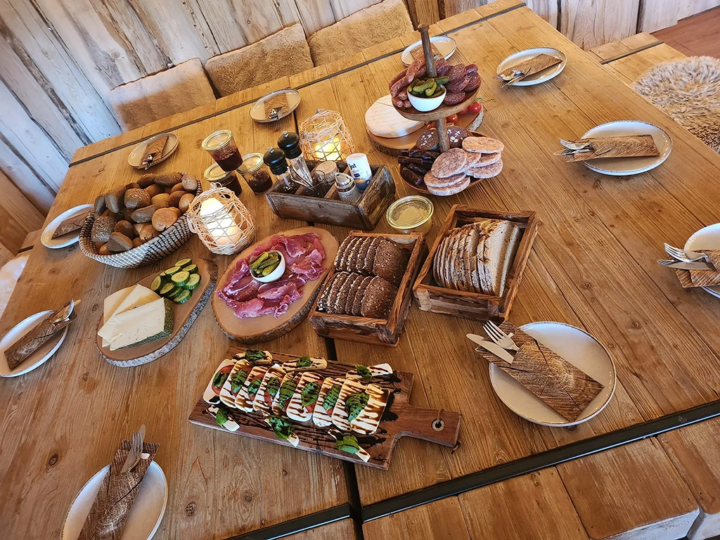 Jauseplatte im Dachsloch